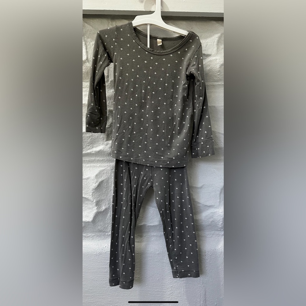 Quincy Mae 12-18 months baby pajamas bamboo outfit set
